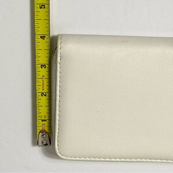 NWOT Time & Tru Women's White Faux Leather Wallet / Wristlet / Clutch - Picture 2 of 13